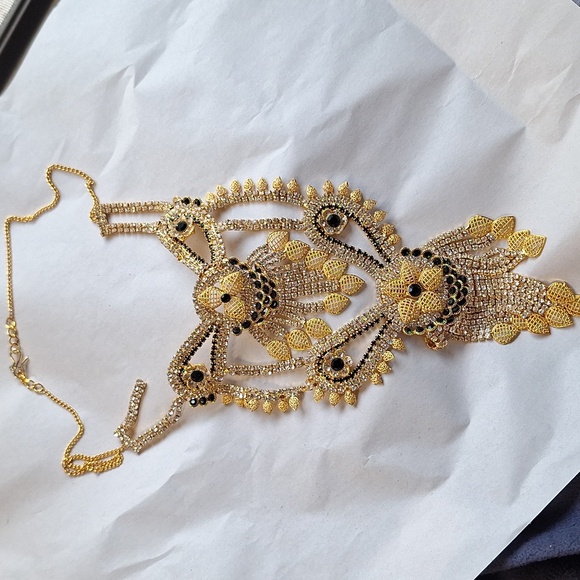 Extravagant Maximalism Bollywood Style Bib Necklace Gold & Green & Crystals read - Picture 2 of 8